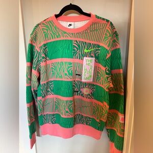 NWT, Nike Mens Graphic Sweatshirt